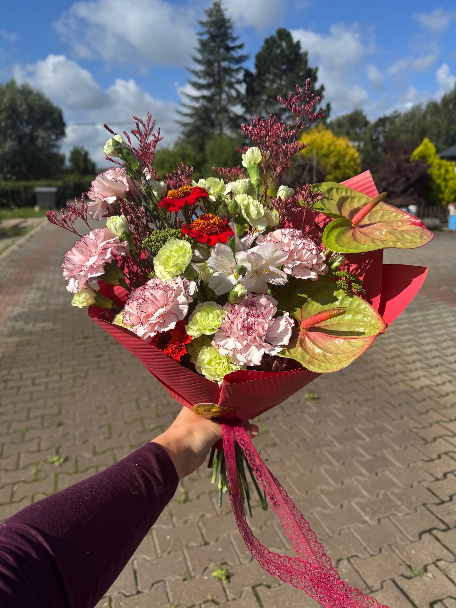 Kolorowy bukiet kwiatów od Larbi Kwiaty i Warsztaty